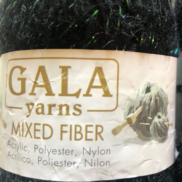 Black with Green Glitter Gala Yarn 3 Skeins Rare Find - Picture 4 of 4